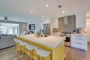 Peaceful Hot Springs Home Deck with Water Views!