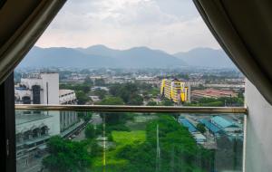 Stylish River-View Apartment In Ipoh