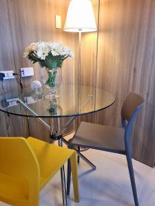 Cozy Penthouse 2BR Suite w Balcony - Amazing Manila Bay View and City Skyline near MOA