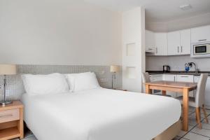 Studio Apartment room in Santa Barbara Golf and Ocean Club By Diamond Resorts