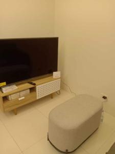 Homey 1Bedroom BGC Condo - MINIMUM 2 Nights stay