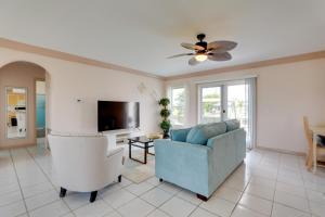 Pet-Friendly Port Charlotte Home with Canal Access!