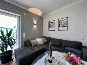 Ferienwohnung Cléo - 5 Minuten vom Schloss Dankern entfernt - Knuftenge