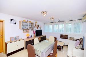 Apartment Diamar