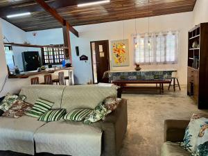 Linda casa confortável e tranquila ao lado da praia de Itamambuca , Pet friendly