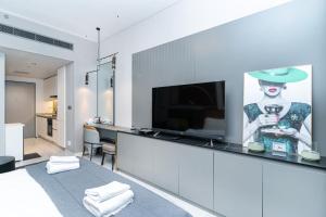 Studio Near Dubai Mall Skyline View