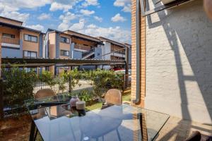 Eazy Inn by Mall of Africa