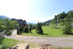 Котедж "Явірник"