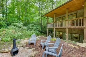 Patio and Fireplace Tranquil Grandfather Mtn Cabin - Banner Elk