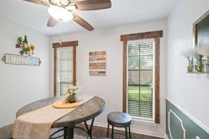 Townhome - Convenient Location