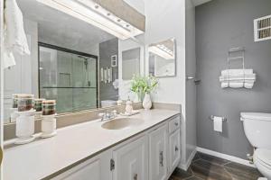 Townhome - Convenient Location