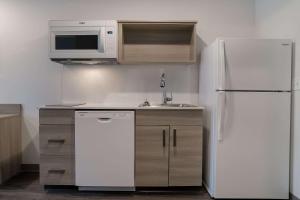 WoodSpring Suites Detroit Sterling Heights