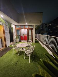 Incrível quarto e sala na quadra da praia de Ipanema