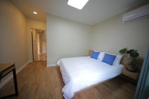 Slow Vibe Myeongdong