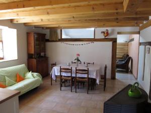 Gîte Alsacien Authentique | 6 Pers. | Terrasses & Jardin | Adapté PMR - FR-1-744-18