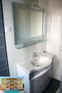 Two-Bedroom Apartment room in Yellow House Pula