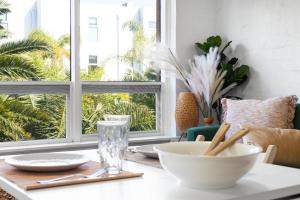 Rays Place by the Riverside