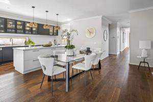 Werribee Gem Luxe Home Family Getaway 6Bed Netflix