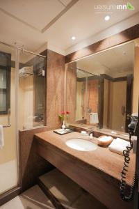 Leisure Inn Grand Chanakya