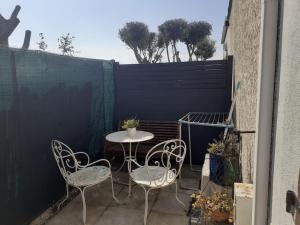 Appartements Studio- Terrasse -Place de parking prive : photos des chambres