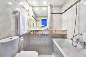 Twin Room room in Hotel Clumba