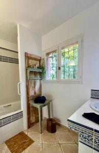 B&B / Chambres d'hotes Natur & Jasmin Chambres d'hotes naturistes en Provence : photos des chambres