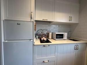 P Sanz 1, 303 by YBH