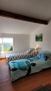 Maisons de vacances Natural Beauty - View of Les Maures and the Sea : photos des chambres