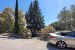 Maisons de vacances Natural Beauty - View of Les Maures and the Sea : photos des chambres