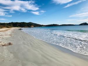 Maisons de vacances Natural Beauty - View of Les Maures and the Sea : photos des chambres