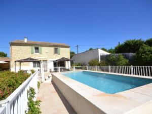 Villas Beautiful holiday home with enclosed private swimming pool near the village of Aubais : photos des chambres