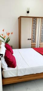 2BR Beachside Apartment Mt Lavinia