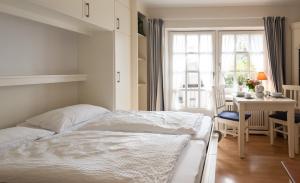 Haus Mittelstr Whg 2 EG rechts