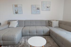 Centre Funchal top floor terrace & large balconies