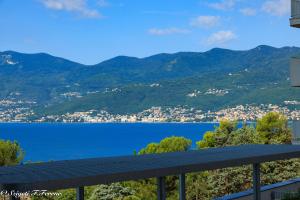 Apartment Sleeps 4 with Sea View