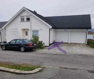 Small and cosy with free parking - Sjurdnes