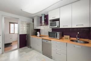 Exclusive Penthouse, with Sea and Marina Views and Private Parking, in the Heart of Puerto Banús