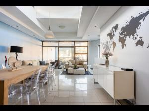 Stylish penthouse in the MotherCity