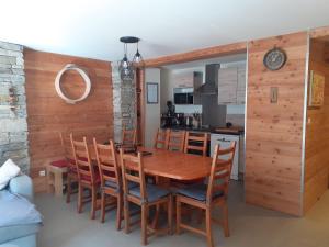 Appartements Appartement chaleureux avec wifi de 10 personnes a Val-Cenis : Appartement 3 Chambres