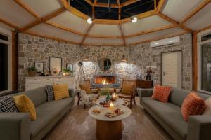 LohonoStays Ivy Cottage