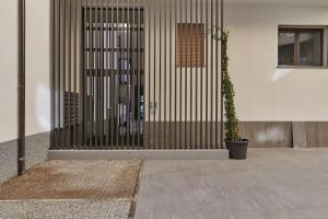 Bright Studio Apartment