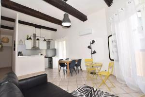 Appartements Appartement central climatise refait neuf avec balcon : photos des chambres