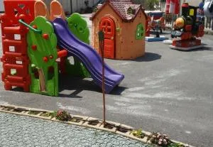 FGS SERVICE SNC "White Room" - 皮切尔诺