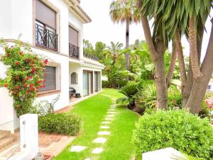 Luxury Villa 3 bed with private Pool & Lounge area