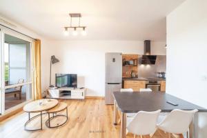 Appartements Appartement piscine + parking bregille : photos des chambres