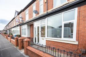 M6 Guest House