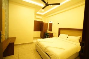 SREENARAYANA TOURIST HOME