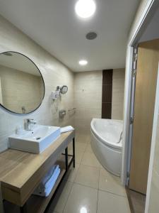 Superior Double Room room in Kyriad Prestige Montpellier Ouest - Croix D'argent - A709