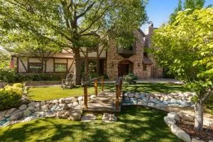 Mountain Memories on Tavern Bay - North Shore