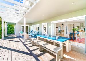 Perfect Canal Escape on Thesen Islands